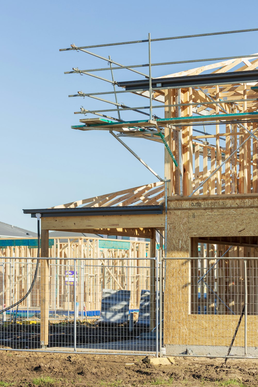 Estructura de una casa económica en obra en su comuna